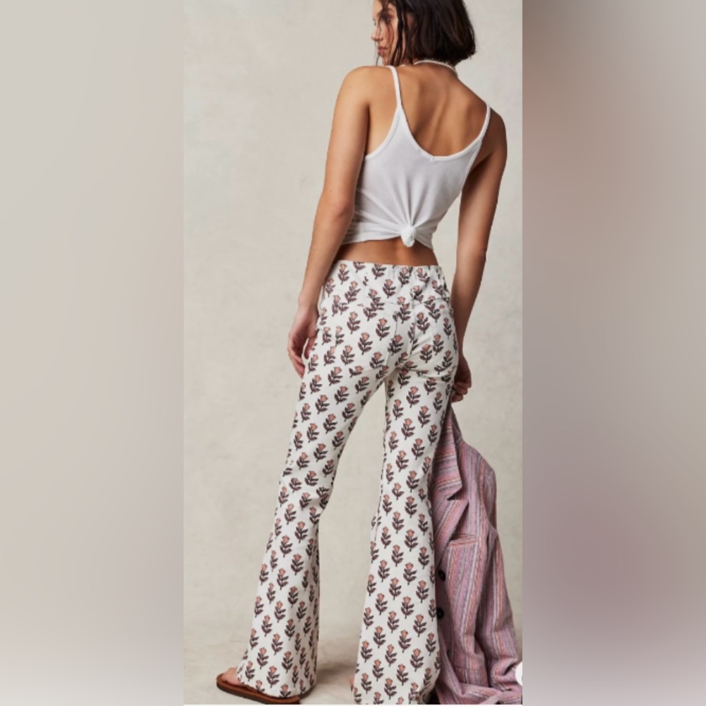 WE THE FREE Penny Pull On Printed Flare Terracotta Tulip Size 29 Free People